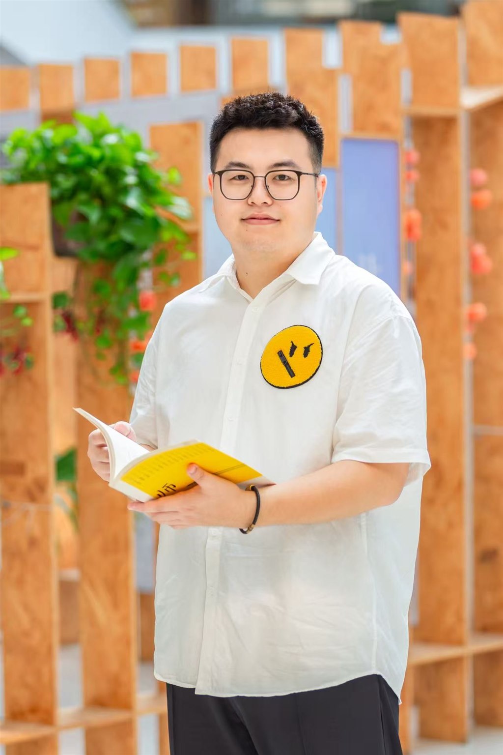 王瀚.jpg 王瀚.jpg