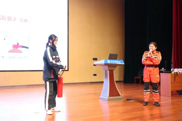 102503.jpg 102503.jpg