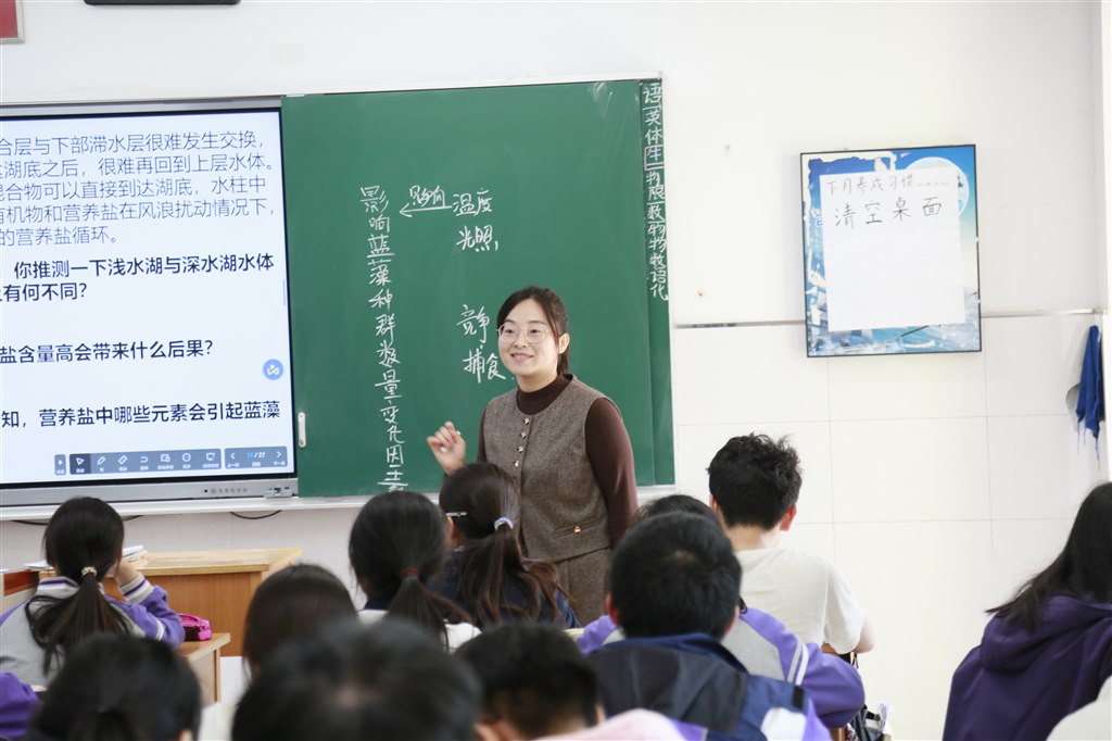 刘娟娟.JPG 刘娟娟.JPG