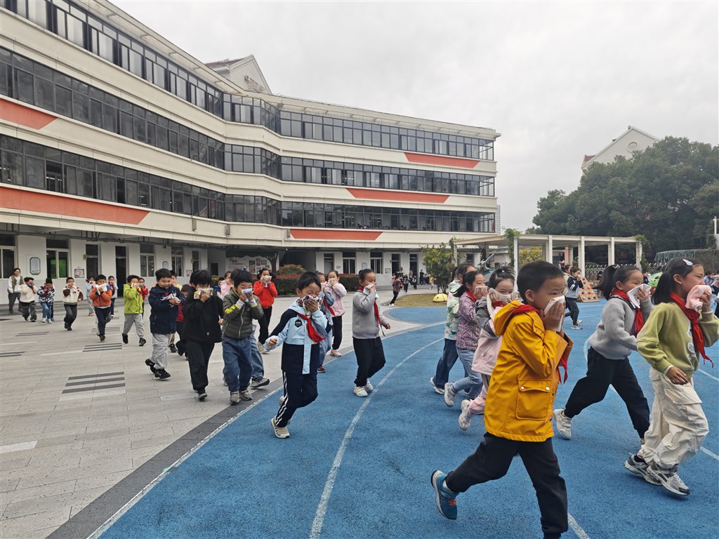 20251104消防疏散演练 (3).jpg