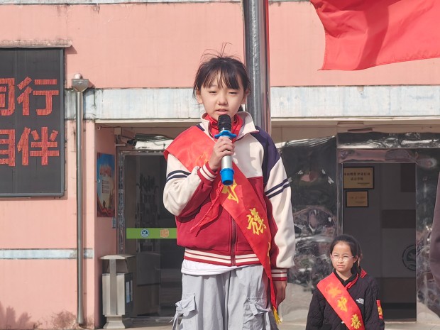 护旗手徐落.jpg 护旗手徐落.jpg