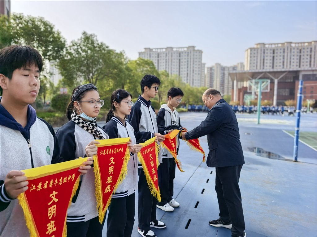 7D52B1BFF629374AFDCC240EC06BA7E3.jpg 7D52B1BFF629374AFDCC240EC06BA7E3.jpg