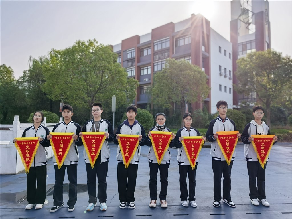 09DB9FD815E413E400952BB152966DB6.jpg 09DB9FD815E413E400952BB152966DB6.jpg