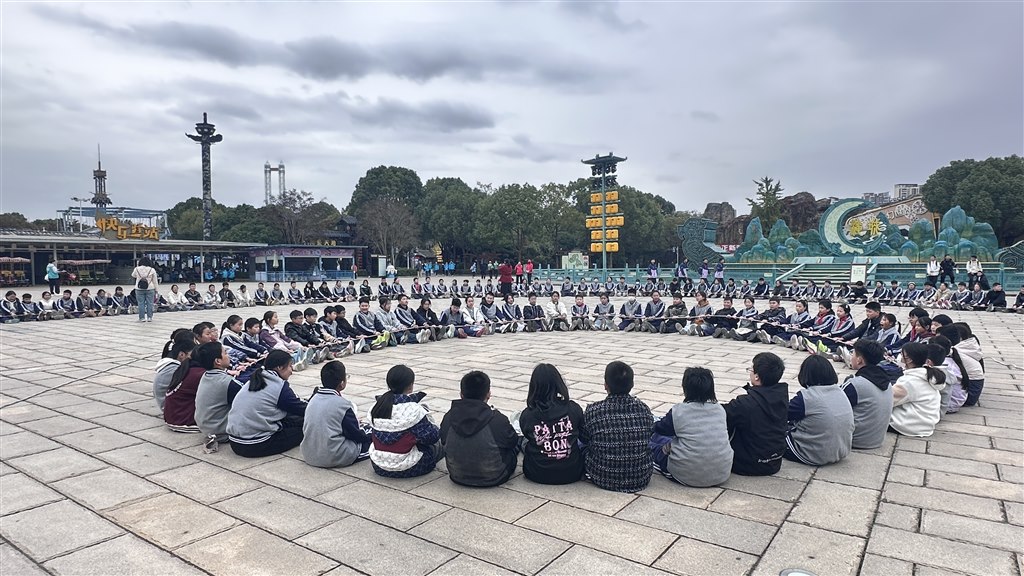 团队活动2.JPG 团队活动2.JPG