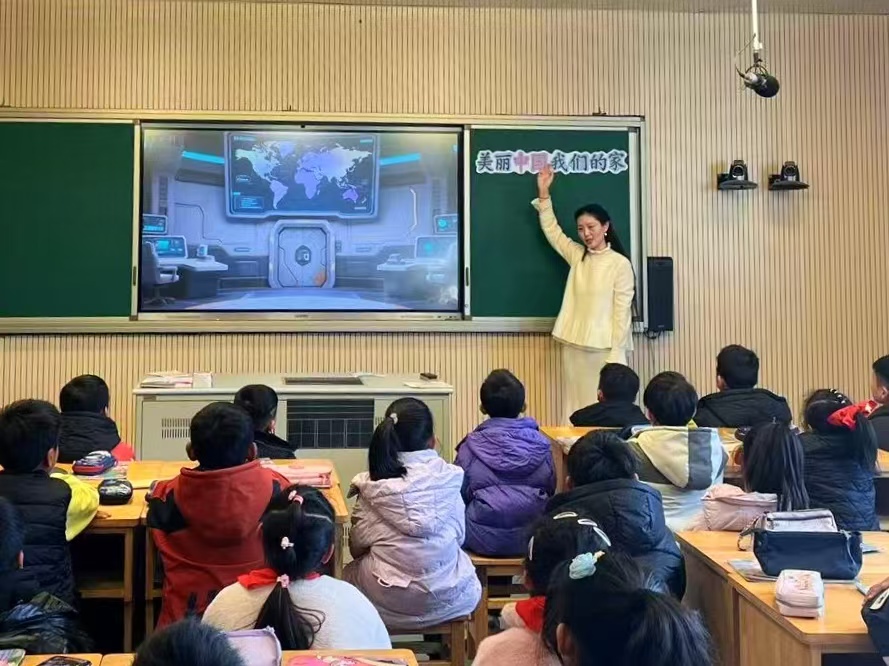 薛校上课.jpg 薛校上课.jpg