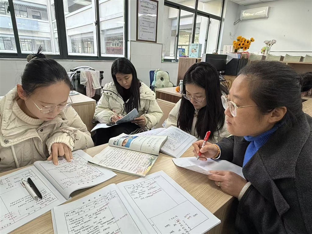 4e70da5ad8ba8482da701776a7c4654d.jpg 4e70da5ad8ba8482da701776a7c4654d.jpg