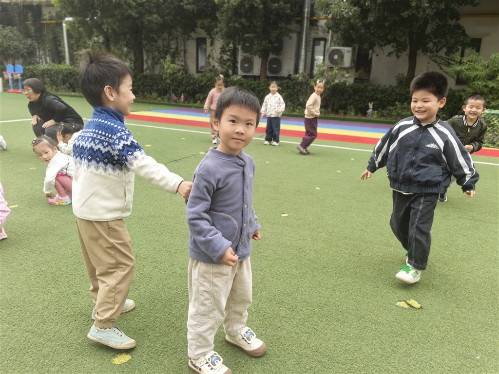 民间游戏.jpg 民间游戏.jpg