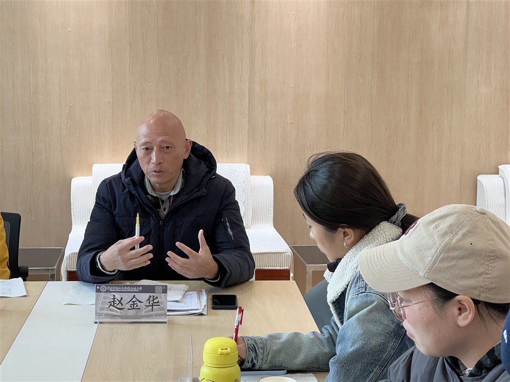 赵金华老师评课.JPG