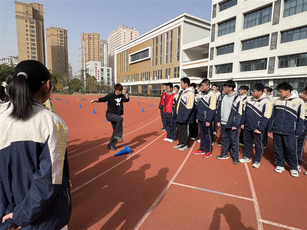 王俪老师上课.JPG