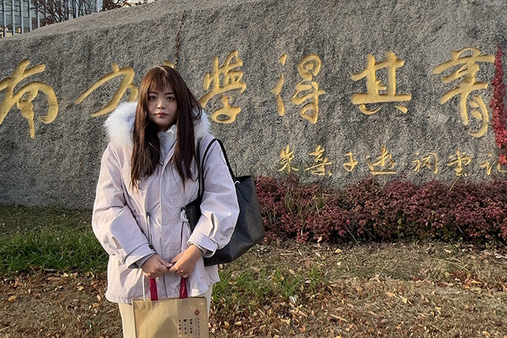 朱红梅.jpg 朱红梅.jpg