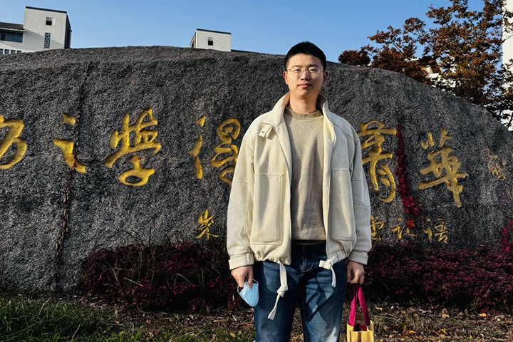 郑云鹏.jpg 郑云鹏.jpg