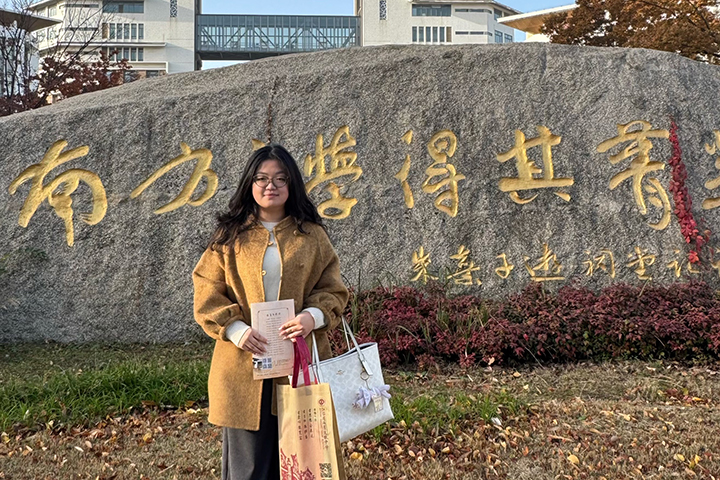 夏雨萌.jpg 夏雨萌.jpg