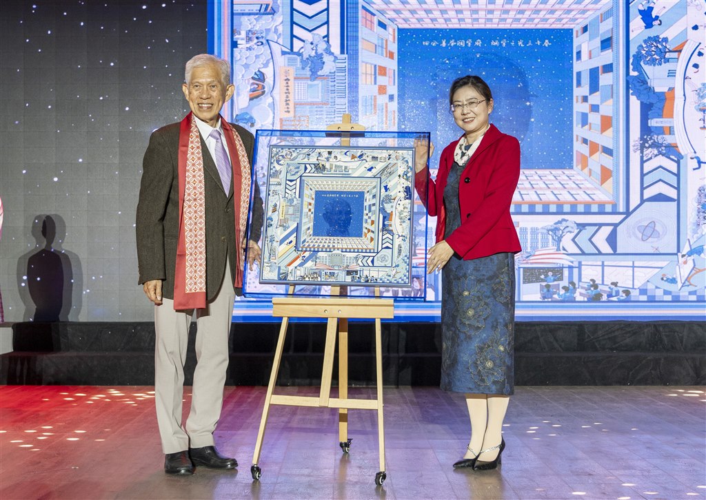 d8ebc8e2132cfcc793b53d2df617d842.JPG d8ebc8e2132cfcc793b53d2df617d842.JPG