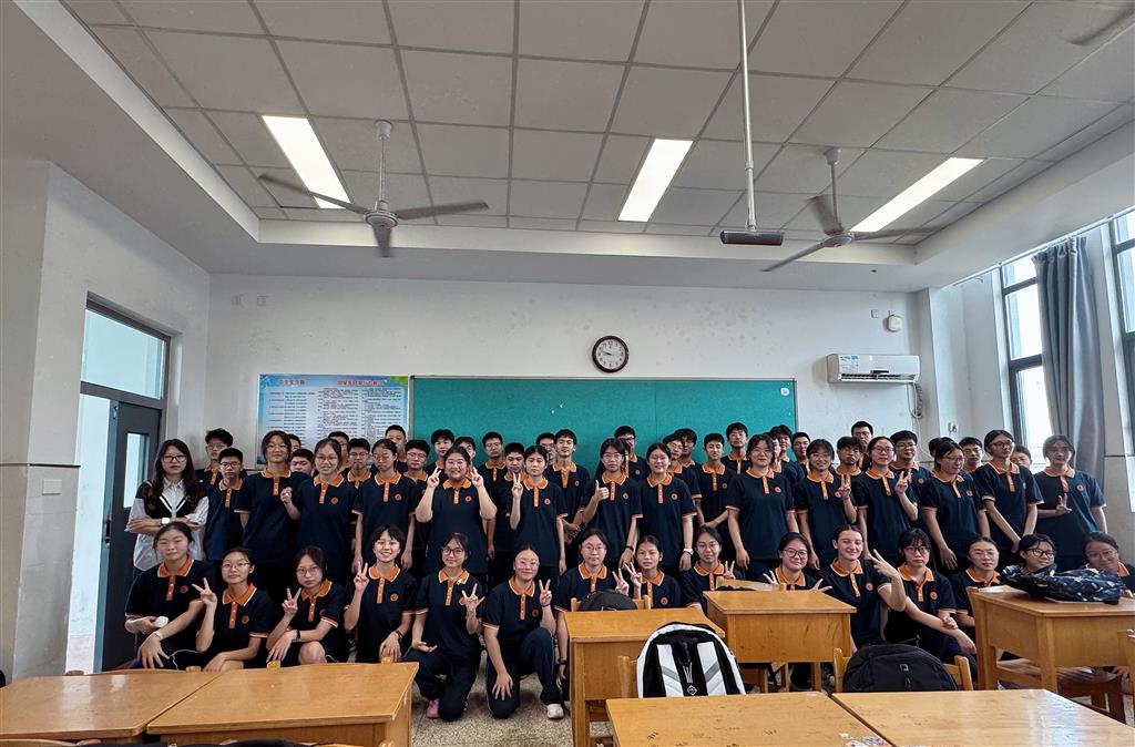 679953D3B9CC782727E64969E82AEBBE.png 679953D3B9CC782727E64969E82AEBBE.png