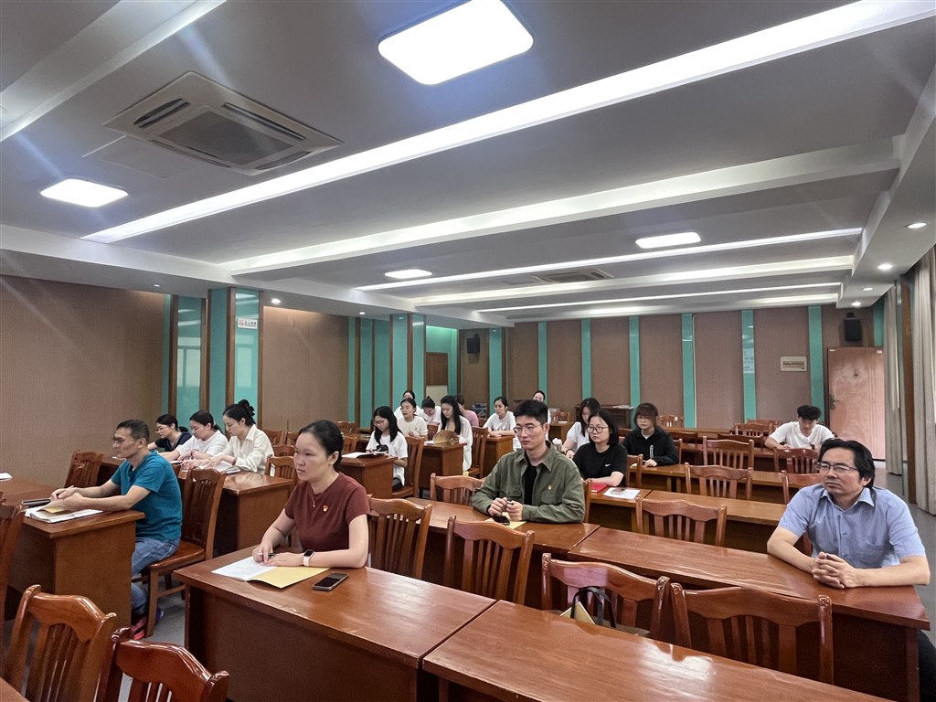 第二支部9月份主题党日活动.jpg 第二支部9月份主题党日活动.jpg