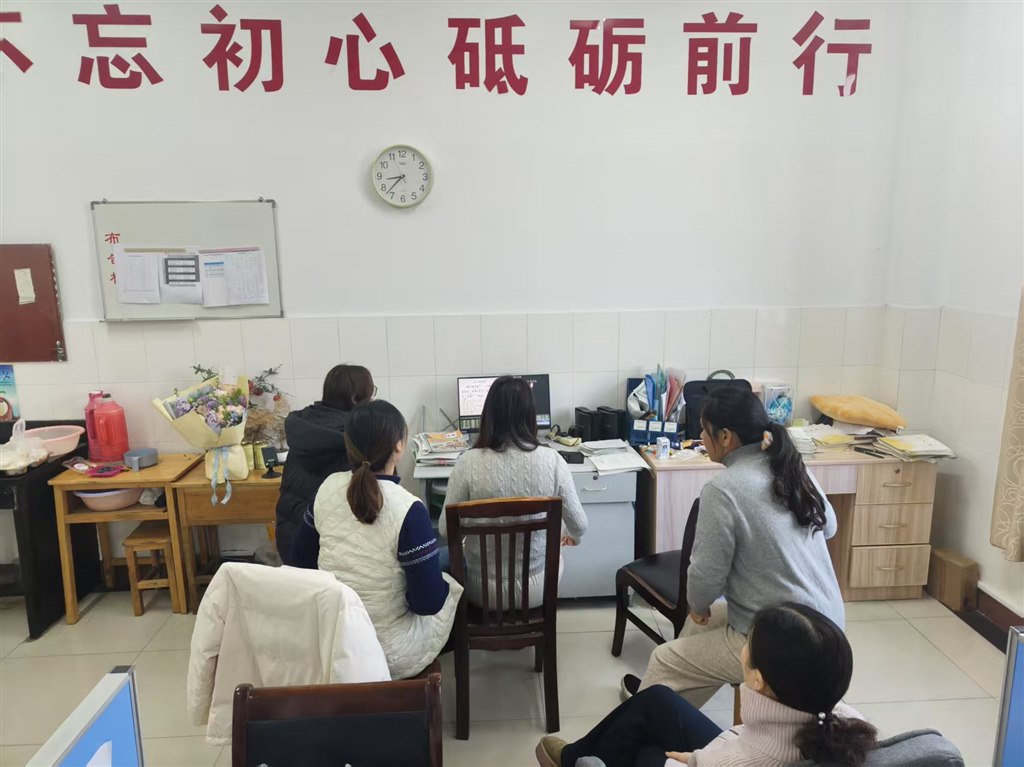 ef649fd58e8f6a1f1425aae470b3a737.jpg ef649fd58e8f6a1f1425aae470b3a737.jpg