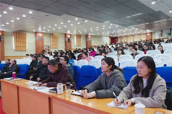 观众2.jpg 观众2.jpg