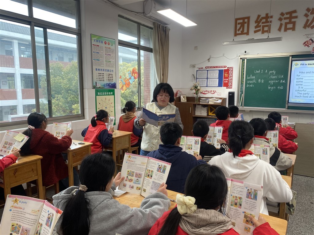 鲁燕.jpg
