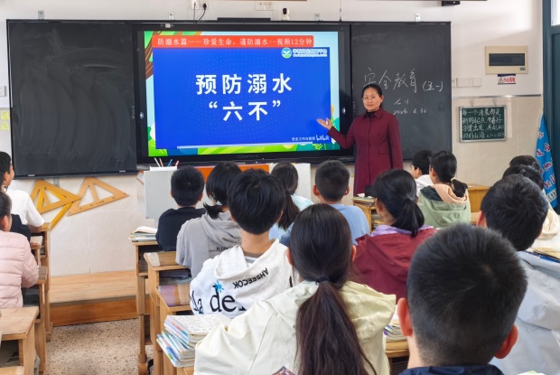 6990DB9B1C83D8132188B4569FD18C49_副本.jpg
