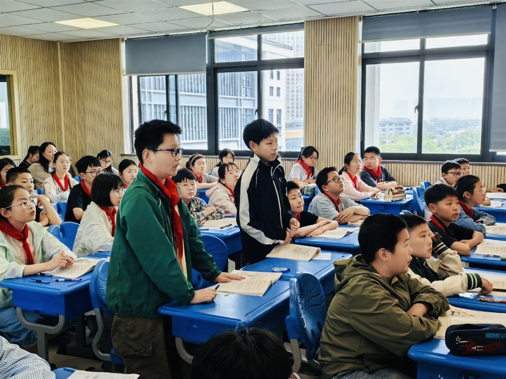 上课  (1).JPG