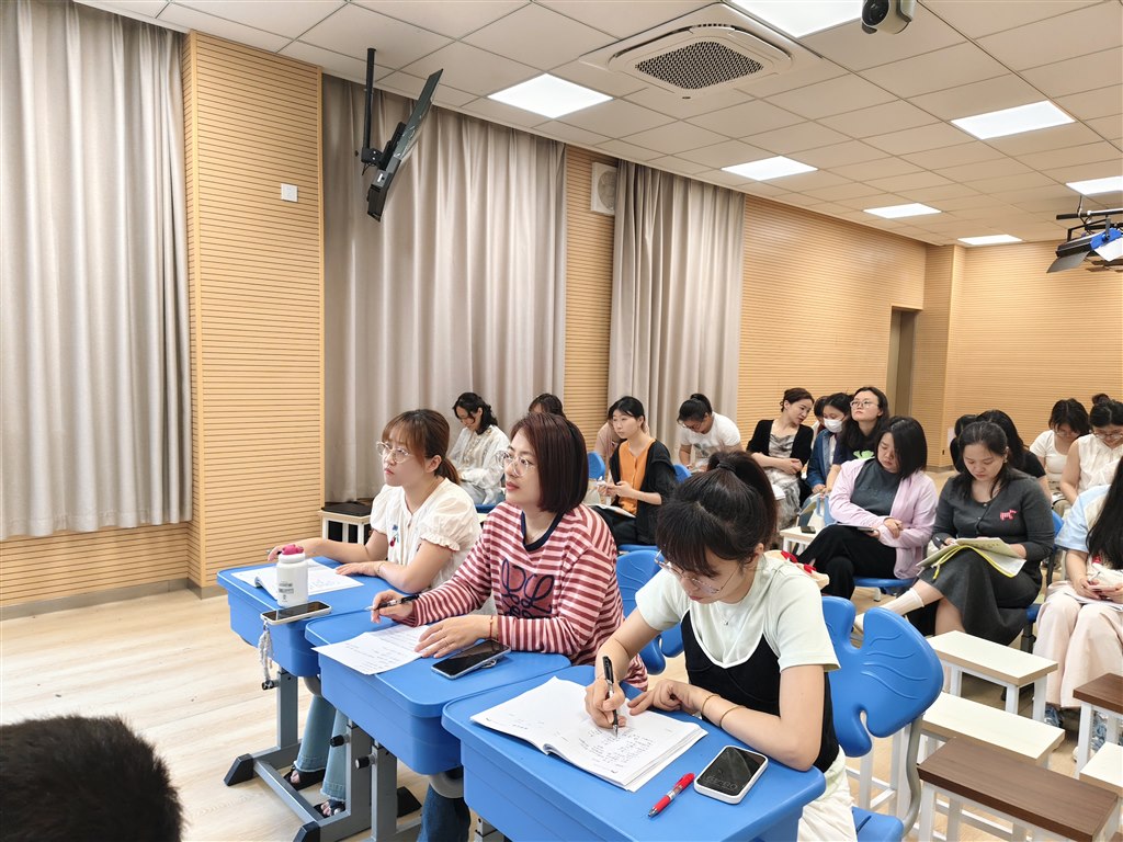 校长.jpg