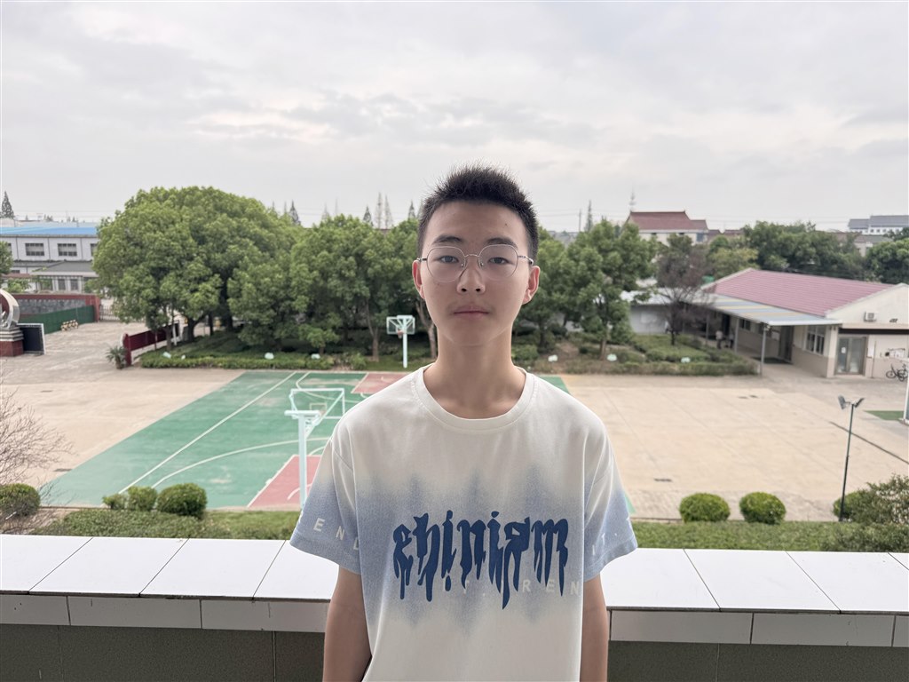 护旗手 马银彪.JPG